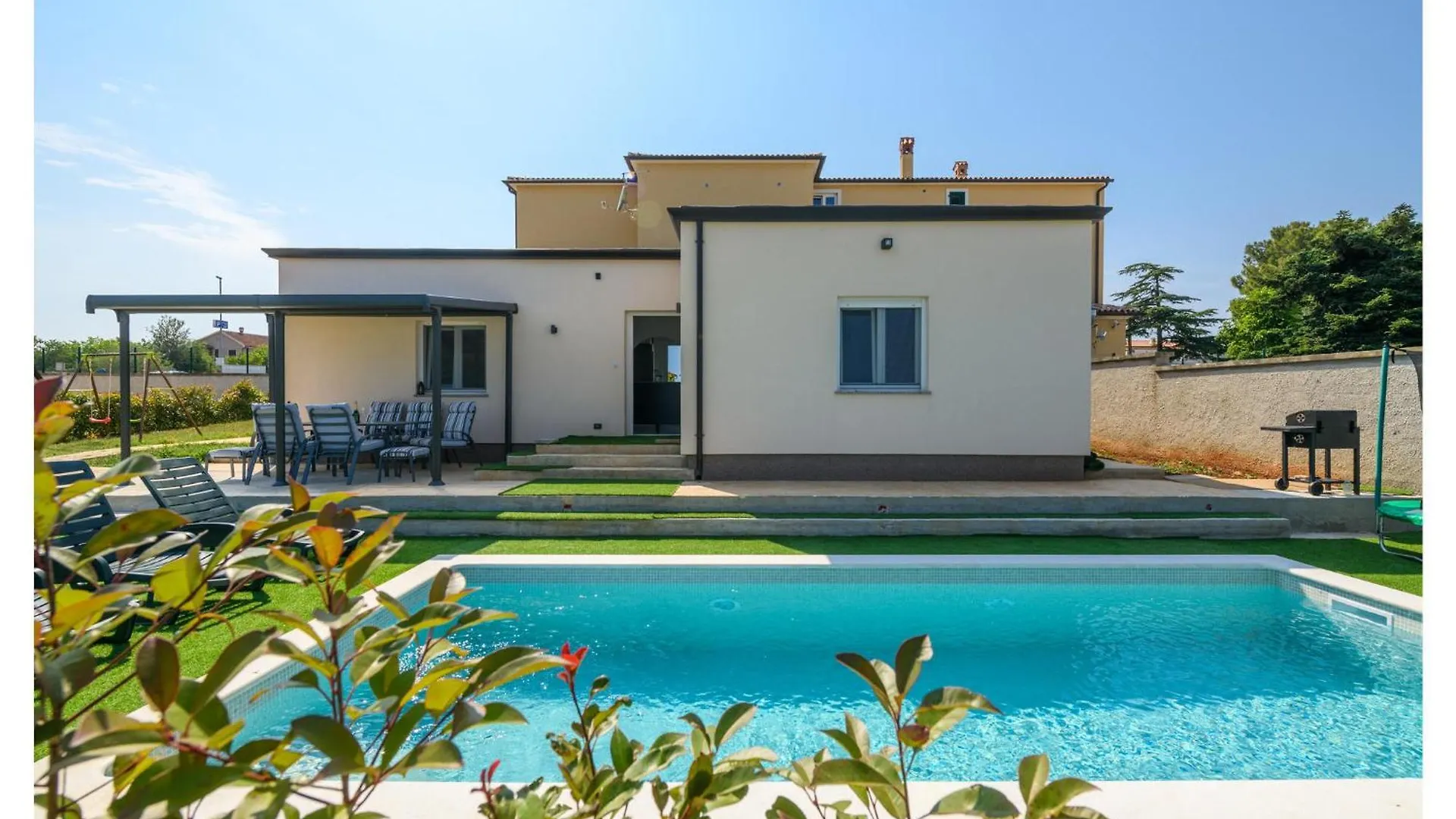 Holiday home Cozy Home In Banjole With Outdoor Swimming Pool Croatia