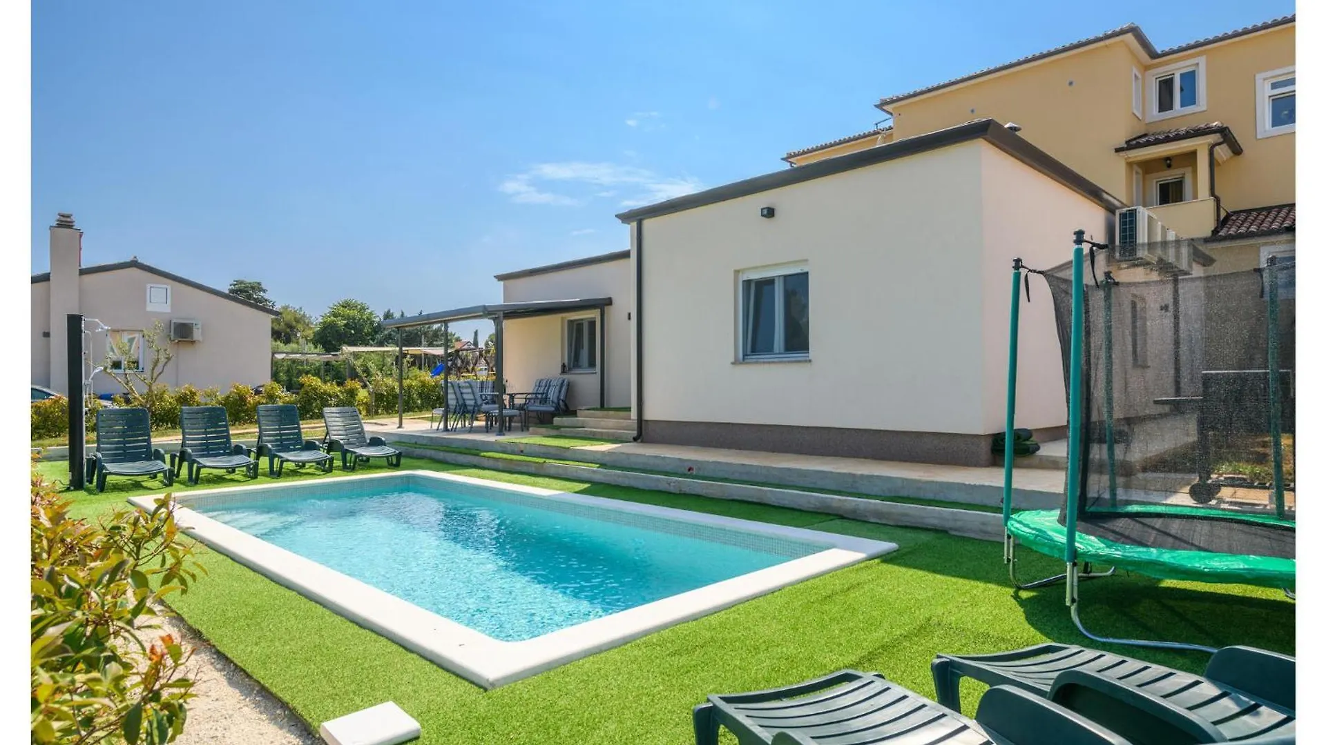 Cozy Home In Banjole With Outdoor Swimming Pool